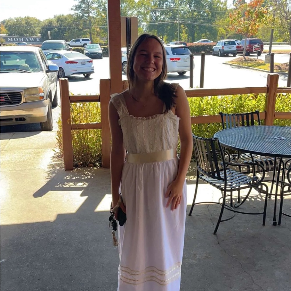 Meet your Posher, Abbi